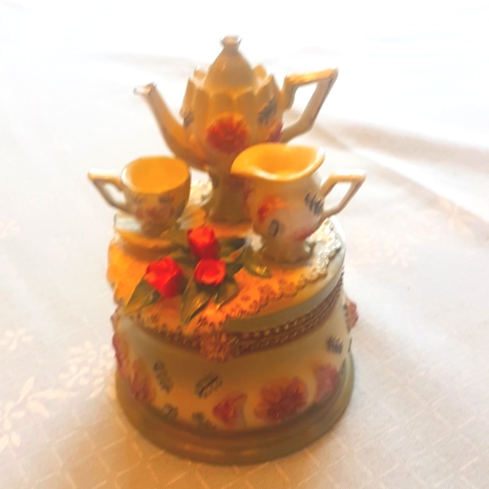 Vintage Tiny Trinket Box